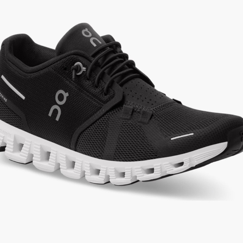 On Cloud 5 On Running Shoe Black Slip On Lace